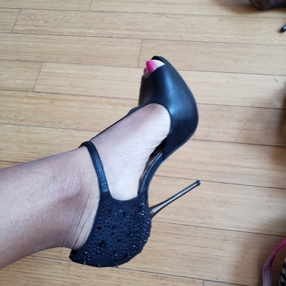 Worn once - Picture 2 of 2